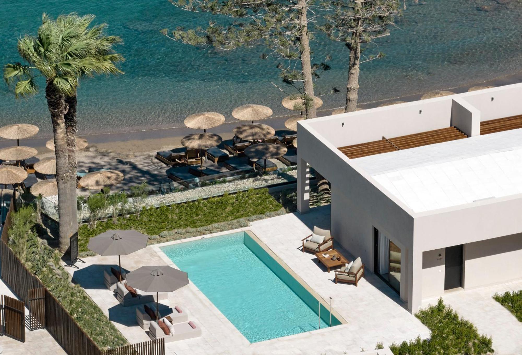 Helea Lifestyle Beach Resort Kallithéa Quarto foto The beach at the hotel